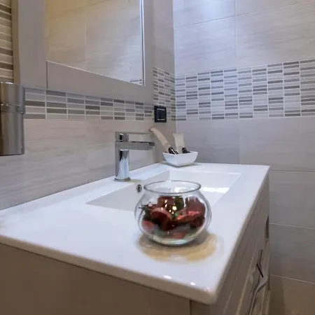 Domus Vesuvio 4* נאפולי