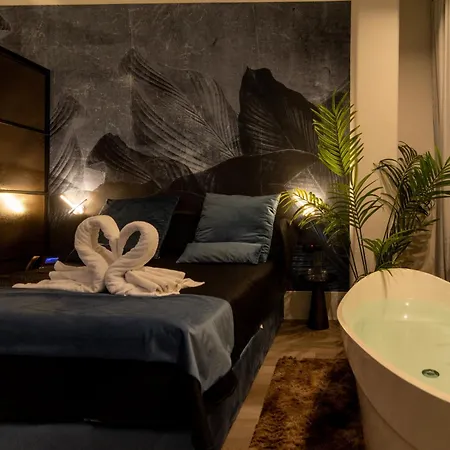 לינה וארוחת בוקר Domus Vesuvio 4*
