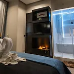 Domus Vesuvio 4* Nápoles