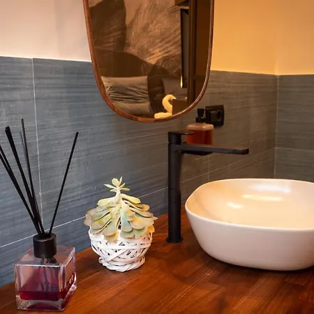 Bed & Breakfast Domus Vesuvio Naples